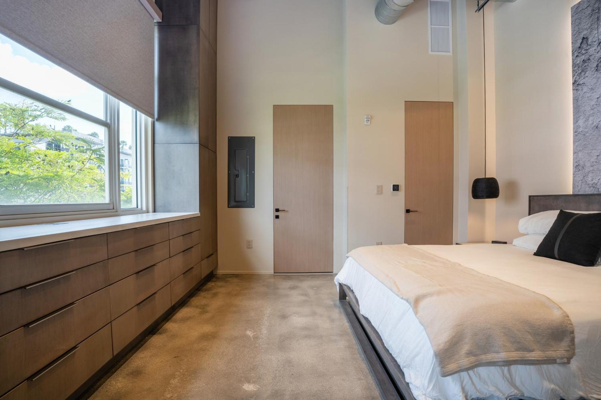 Wynwood Condo, Walk To Restaurants And Nightclubs! * Miami