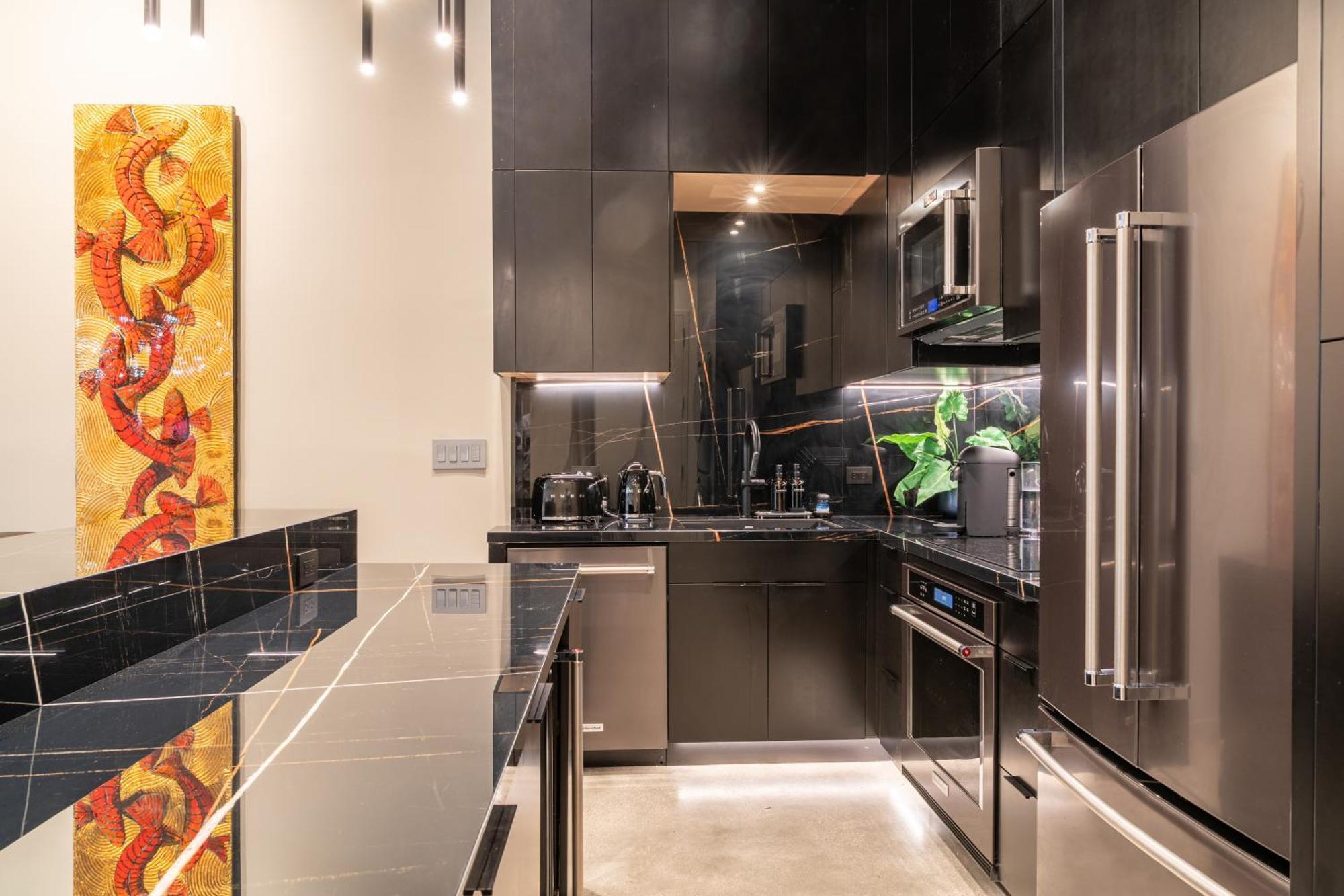 Wynwood Condo, Walk To Restaurants And Nightclubs! *